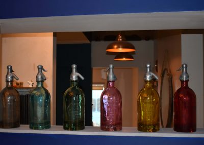 hair and lounge soda syphons